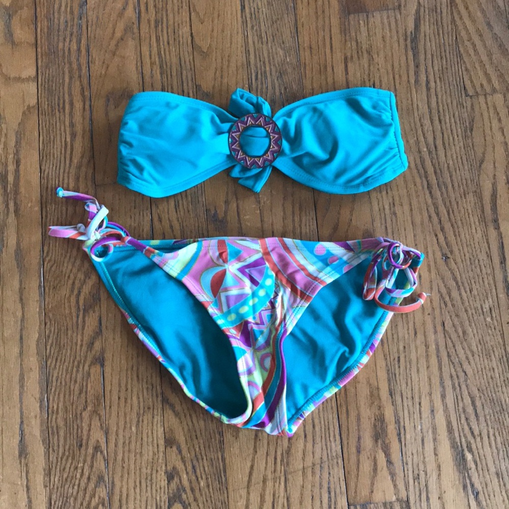 SALE☀️ Xhiliration bandeau bikini. Size small